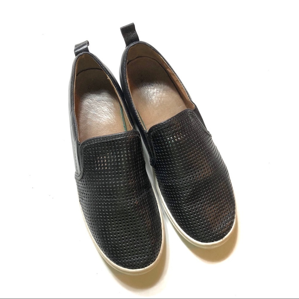 Caslon Leather Perforated Slip On Shoes Sz 9 Women’s